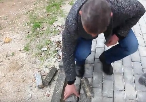 ПОР в Севастополе укладывают плиткой по скандальному методу Симферополя ВИДЕО