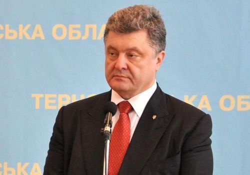 Порошенко «искренне поблагодарил» крымчан за «стойкость» и веру в Украину
