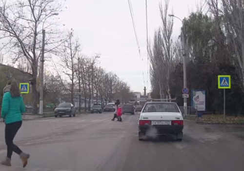 Водители Керчи не пропускают пешеходов даже на переходе ВИДЕО