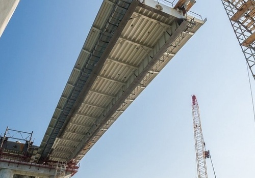 Строители полностью собрали пролеты автодорожной части Крымского моста