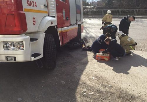 Пожарная машина в Крыму переехала мотоциклиста - водитель в коме