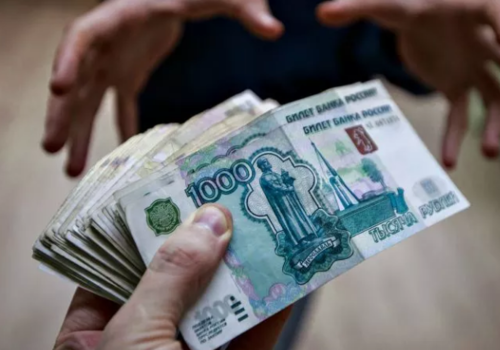 В Крыму главврач больницы, не работая, получила зарплату в полмиллиона рублей