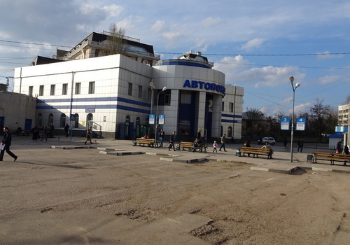 На 15-ти крымских автовокзалах запретят въезд личным авто