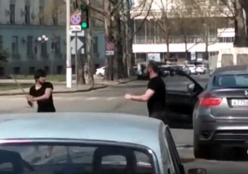 Жесть на дорогах Симферополя: конфликты решаются палкой (ВИДЕО)