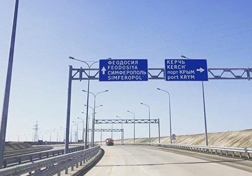 Грузовики налево, остальные направо: новая схема движения к открытию Крымского моста 