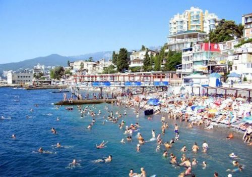 В летний сезон в Крыму откроются около 500 пляжей