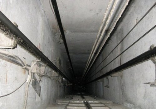 Источник: еще в одной многоэтажке Симферополя сорвался лифт
