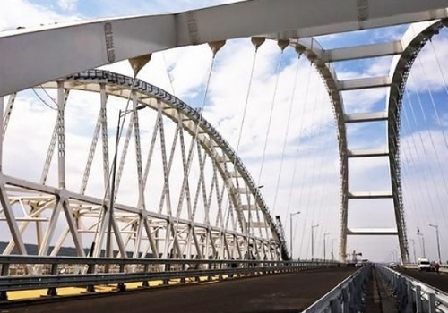 Водитель Peugeot уснул навсегда при съезде с Крымского моста