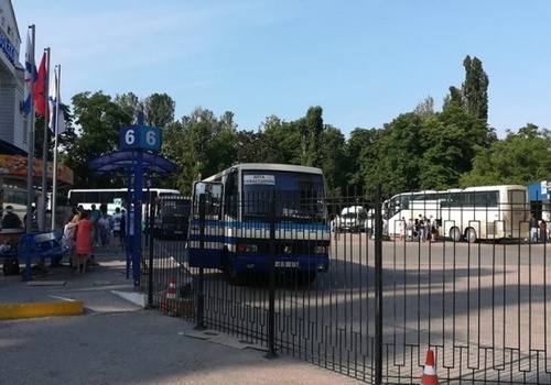 Автовокзал Севастополя обнесли забором