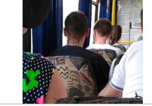 Фото парня с тату-свастикой в севастопольской маршрутке вызвало бурные споры