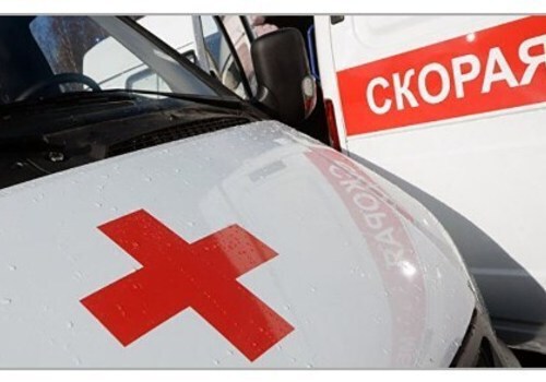 На крымском курорте иномарка протаранила бетонный столб