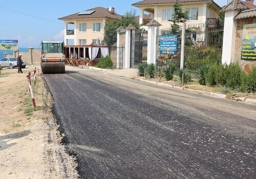 В Севастополе затеяли ремонт дороги к пляжу «Учкуевка» в разгар курортного сезона