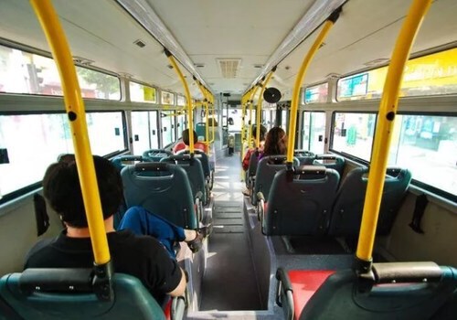 В Крыму водитель автобуса «взял в заложники» пенсионерку с 7-летним внуком
