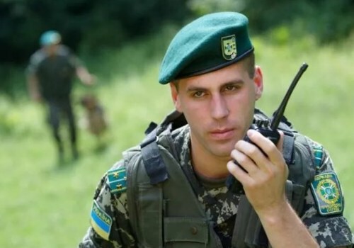 Украина стягивает дополнительные силы к границе с Крымом