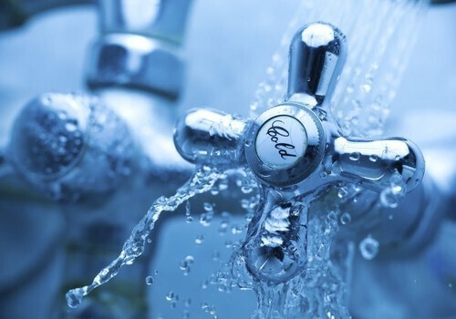 Крымчанам советуют срочно сделать трехдневный запас воды