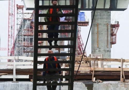 Строители завершают формирование опор ж/д части Крымского моста