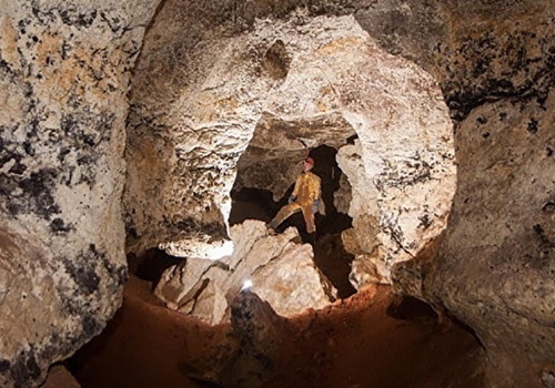 Подземный космос: открытая в Крыму пещера стала научной сенсацией ФОТО