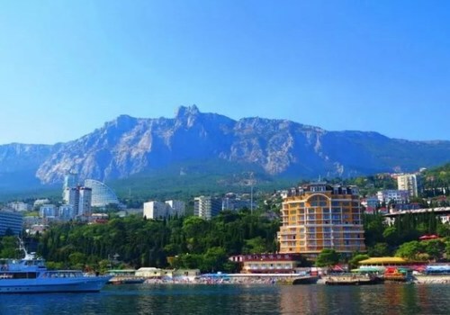 Три крымских посёлка вошли в рейтинг самых дорогих летних курортов России