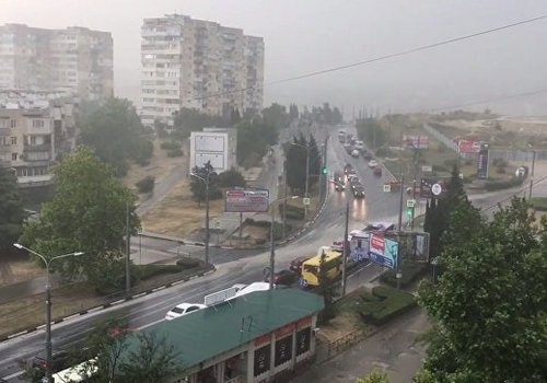 Обесточенные села, пробки и ДТП: как непогода по Крыму гуляла