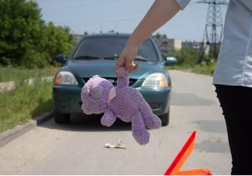 В Севастополе пьяный водитель сбил маму с двумя детьми и скрылся – соцсети