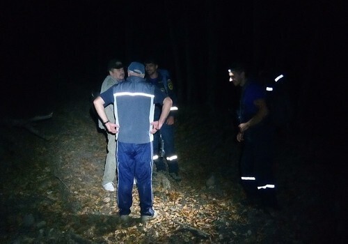 В крымских горах заблудились туристы: одному из них стало плохо