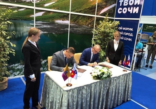 Ялта и Сочи подписали договор о развитии туризма