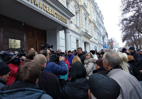 Сотрудники "Муссона" устроили митинг у севастопольской прокуратуры ФОТО