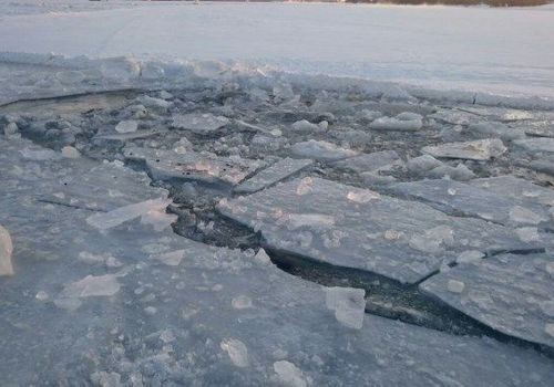 В Крыму ребенок провалился под лед