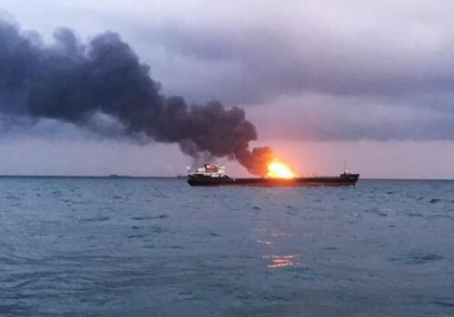 Росморречфлот: шансов найти выживших при пожаре моряков в Керченском проливе нет