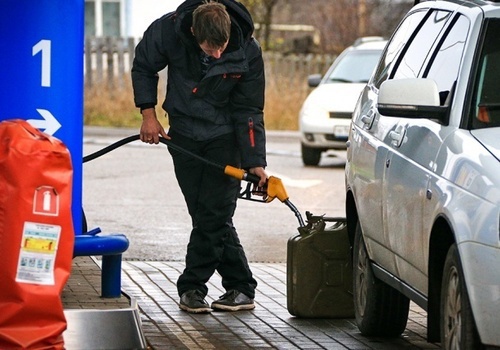 Правительство РФ не планирует продлевать заморозку цен на бензин