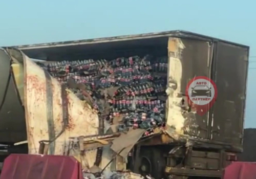 Подробности аварии грузовика с Coca-Cola и КамАЗом на крымской трассе
