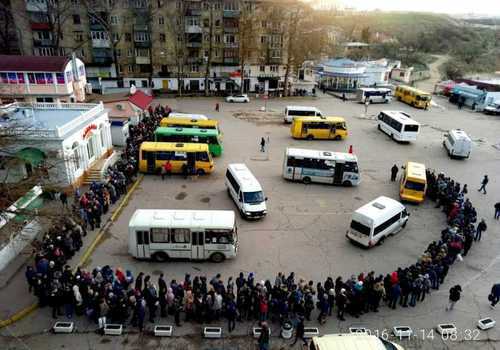 В Севастополе обещали снизить цену на проезд на Северную сторону