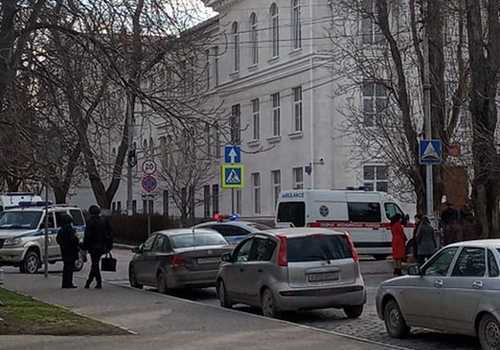 Сообщения о минировании гимназий в Севастополе оказались ложными