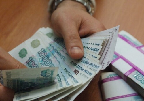 В Крыму объявили о размере официальной средней зарплаты