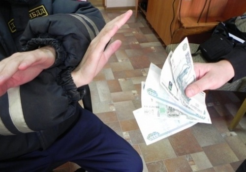 В Крыму гаишник отказался от взятки в 4000 рублей