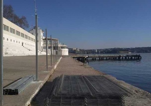 В центре Севастополя загораживают доступ к морю ФОТО