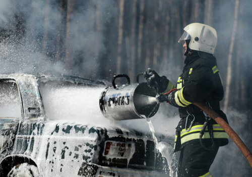 Массово горят машины в Крыму