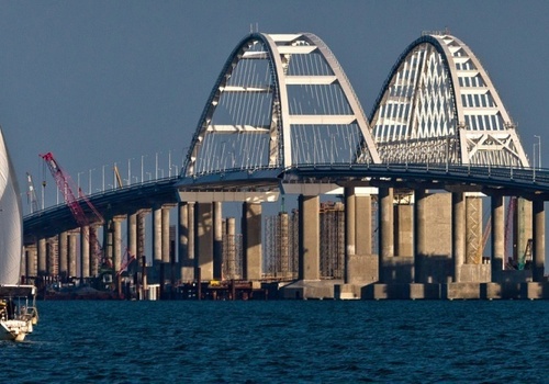 Минтранс хочет превратить ж/д поездку по Крымскому мосту в экскурсию