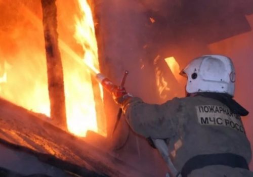 В евпаторийской многоэтажке загорелась стиральная машинка: есть пострадавшие