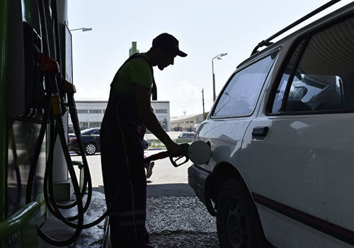 Бензиновое падение: в Крыму опять подешевело топливо