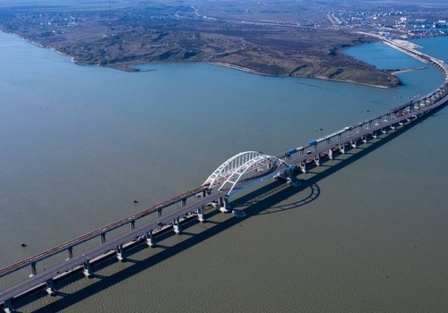 Первые поезда по Крымскому мосту поедут в Питер и Москву