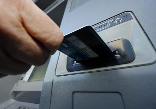Крымчанка украла деньги у родственницы с банковской карты