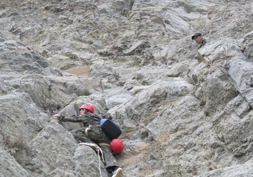 Украинский альпинист сорвался с десятиметровой высоты в крымских горах