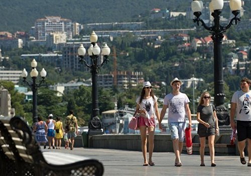 "Смотрите сами": украинский блогер показал, сколько на самом деле туристов в Крыму