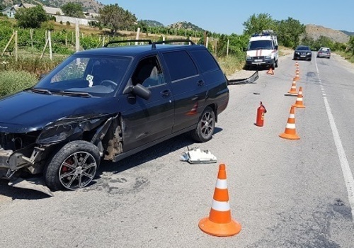 На крымской трассе столкнулись два автомобиля ФОТО
