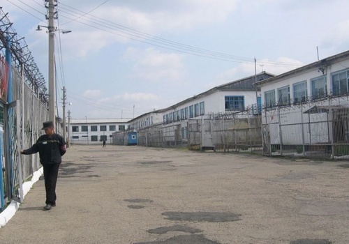 Троих крымских полицейских отправили в колонию за получение крупной взятки