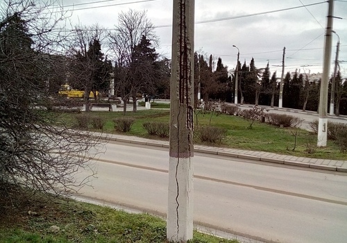 Аварийные опоры контактной сети троллейбусов достали прокуроров Севастополя