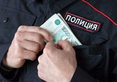 В Крыму будут судить полицейского, который за взятку «крышевал» наркоторговца