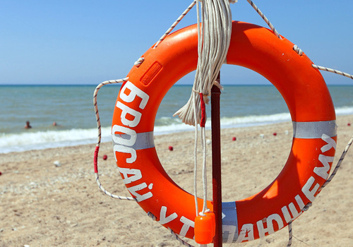 У берегов Крыма чуть не утонула четырехлетняя девочка