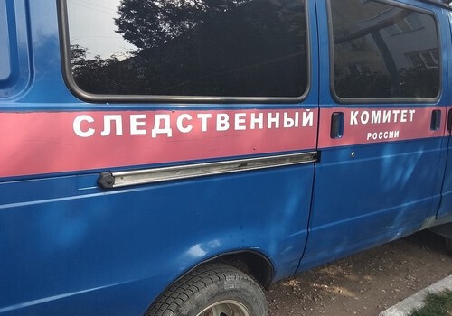 "Как в девяностые": В крымском поселке на пляж вынесло тело мужчины с гирей на шее ФОТО